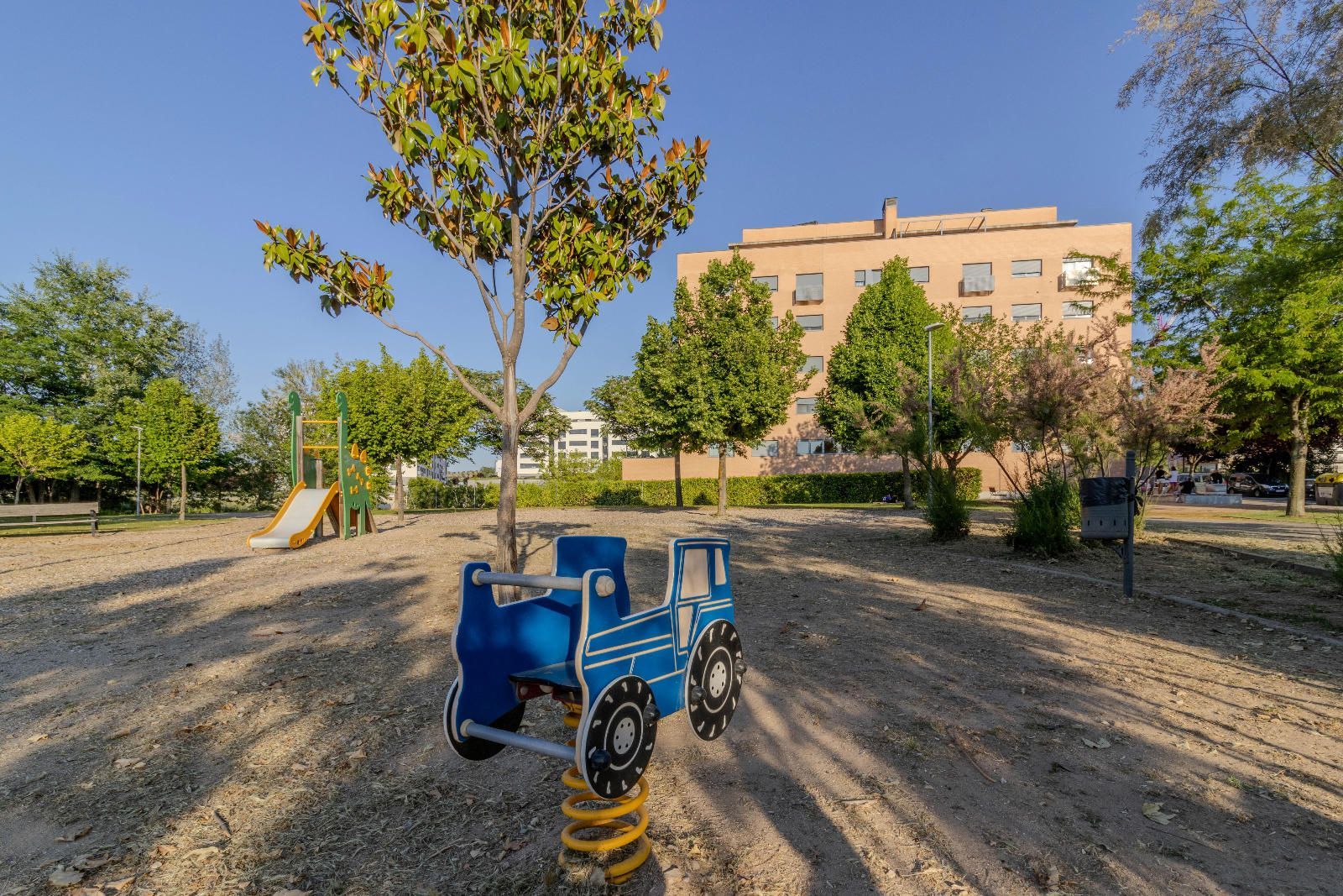 Parking de Piso en venta en Guadalajara Capital con Calefacción, Parquet y Trastero