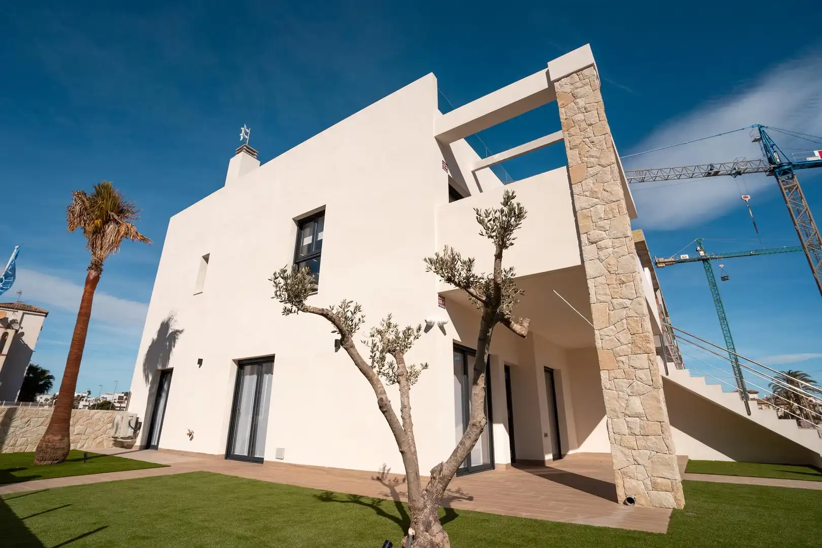 Casa adosada en venta en Avenida Reina Sofía, 13, Pilar de la Horadada ciudad