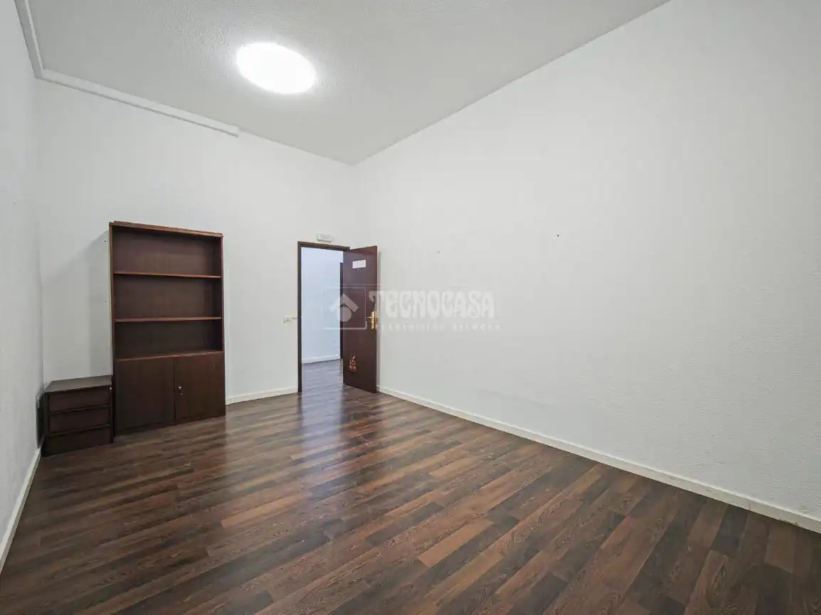 Commercial properties for sale in Arona  with Furnished