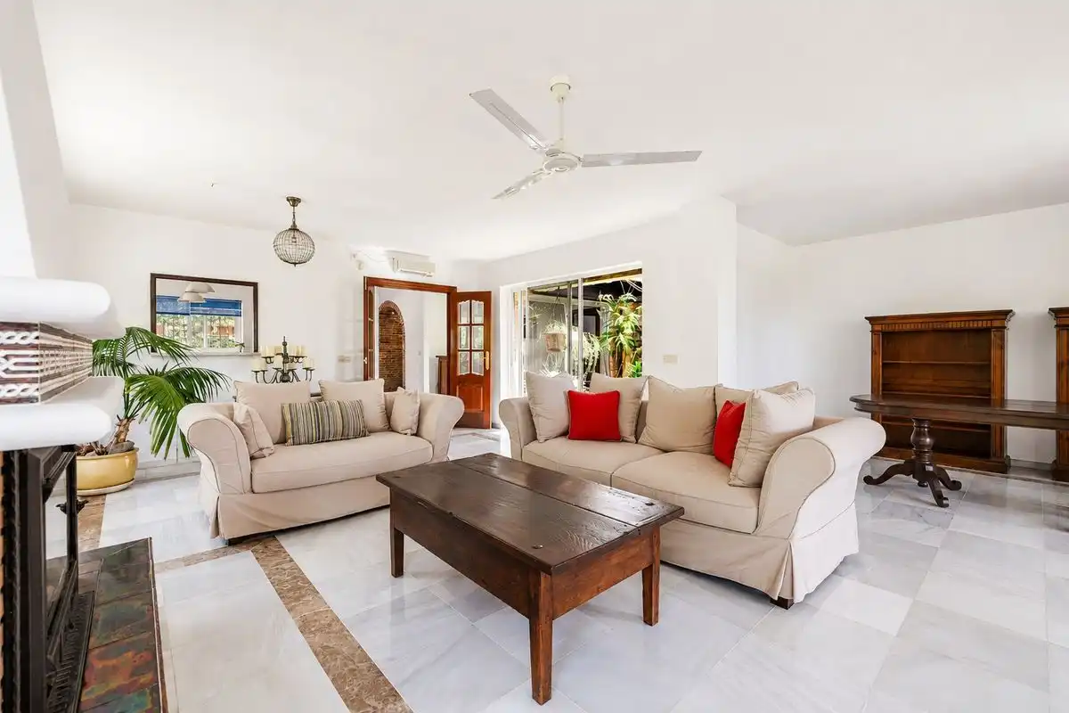 Sala de estar de Casa o chalet en venta en Benalmádena con Aire acondicionado, Calefacción y Jardín privado