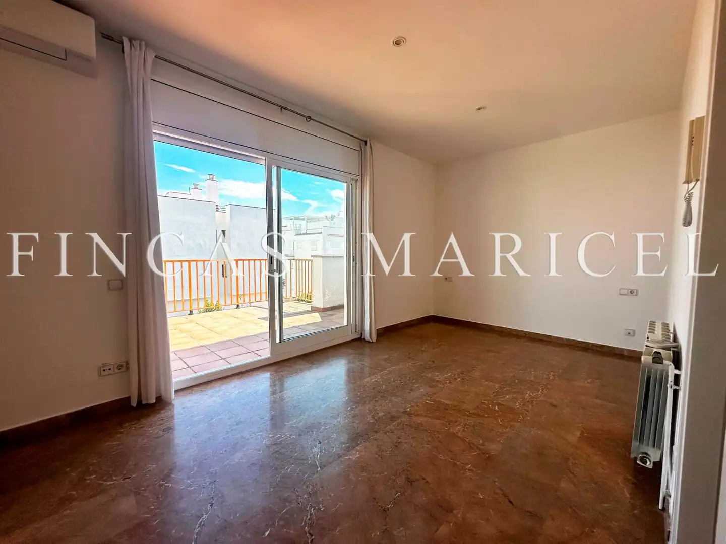 Casa adosada en venta en Can Girona - Terramar - Vinyet
