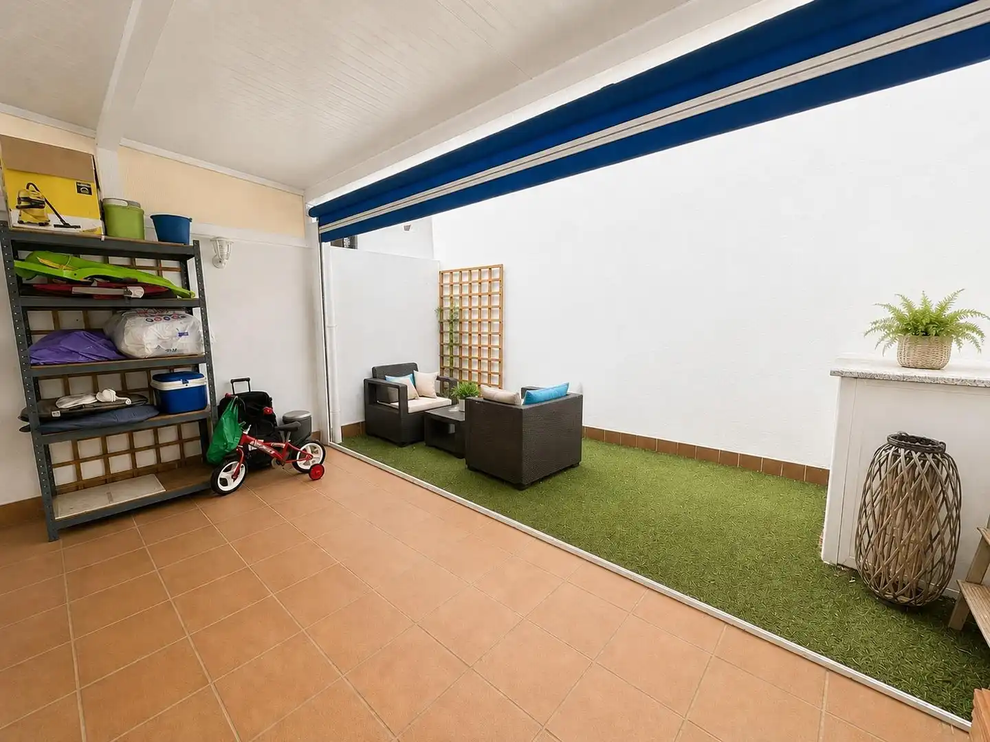 Terrace of Ground floor for sale in Los Barrios  with Air Conditioner and Furnished
