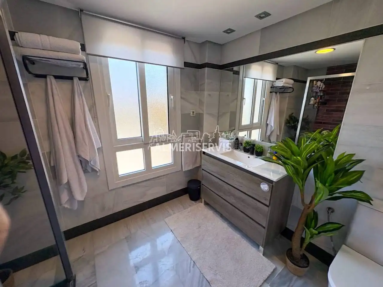 Badezimmer von Maisonette zum Verkauf in El Ejido mit Klimaanlage, Balkon und Gemeinschaftspool