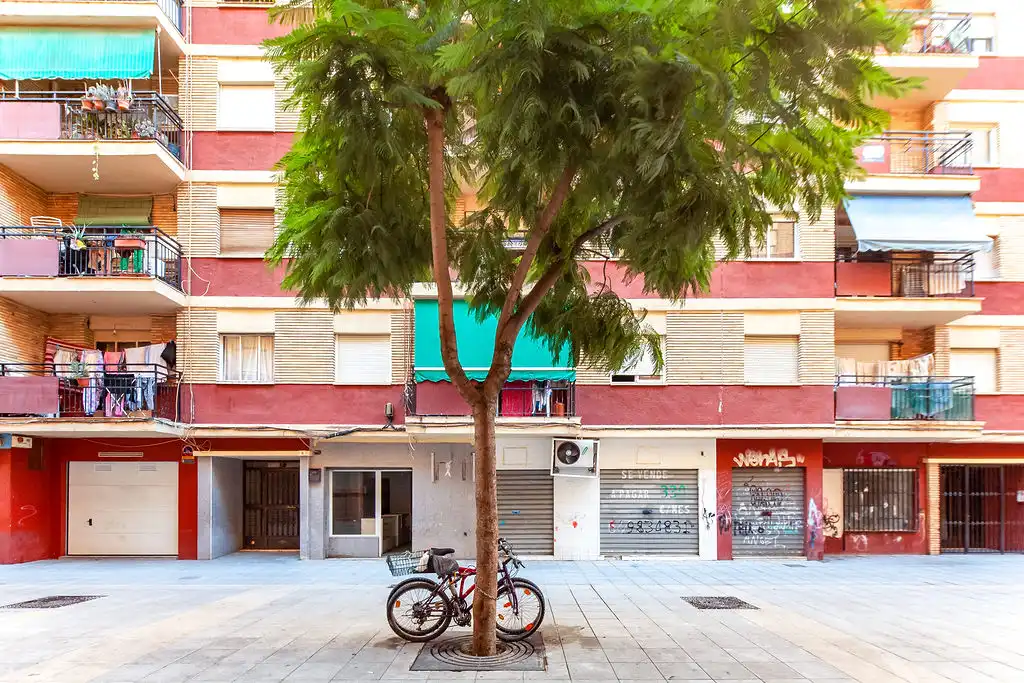 Business premises for sale in C/ Pintor Josep Ribera, imagen 2