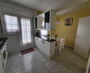 Cuina de Casa adosada en venda en Manlleu amb Terrassa, Traster i Moblat