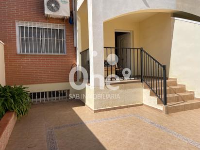 Einfamilien-Reihenhaus miete in San Antonio de Benagéber mit Klimaanlage, Terrasse und Möbliert