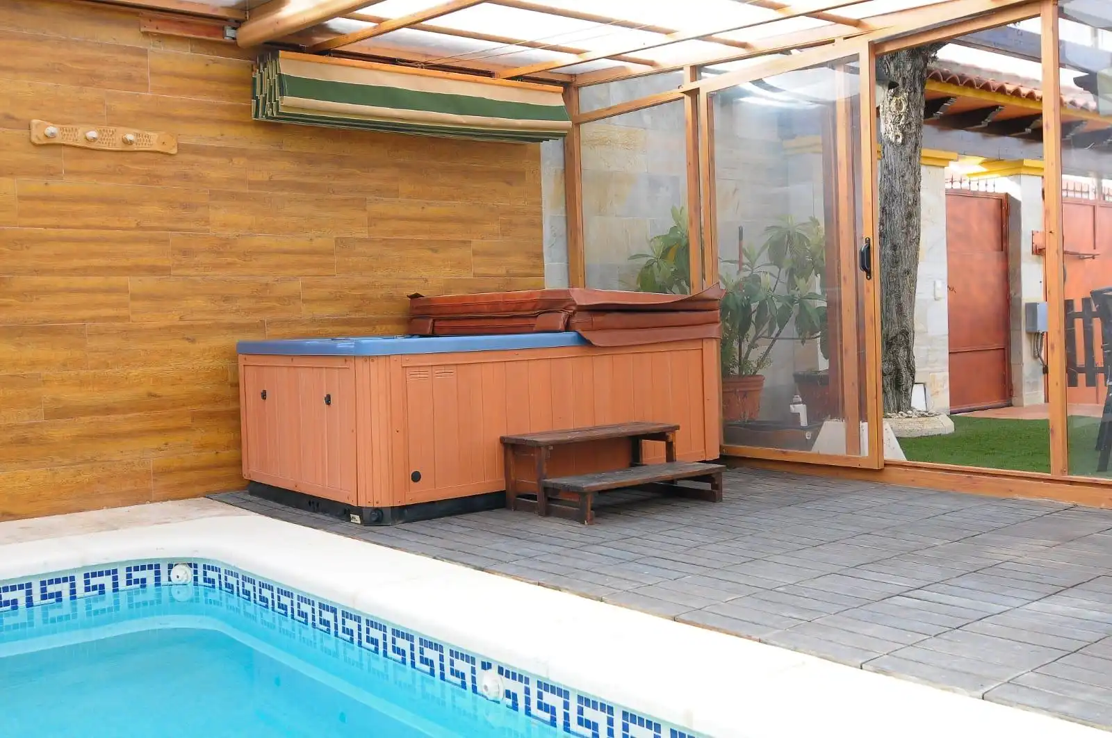 Piscina de Casa o xalet en venda en Valdepeñas amb Terrassa, Piscina i Moblat