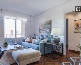 Sala d'estar de Pis de lloguer en  Madrid Capital amb Aire condicionat, Calefacció i Moblat