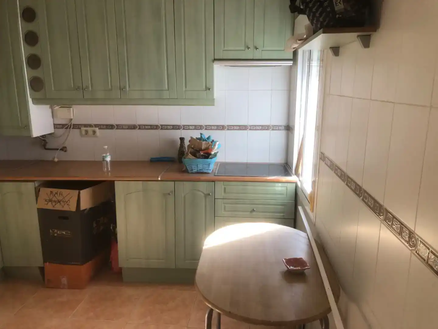 Cuina de Casa adosada en venda en Cedillo del Condado amb Piscina