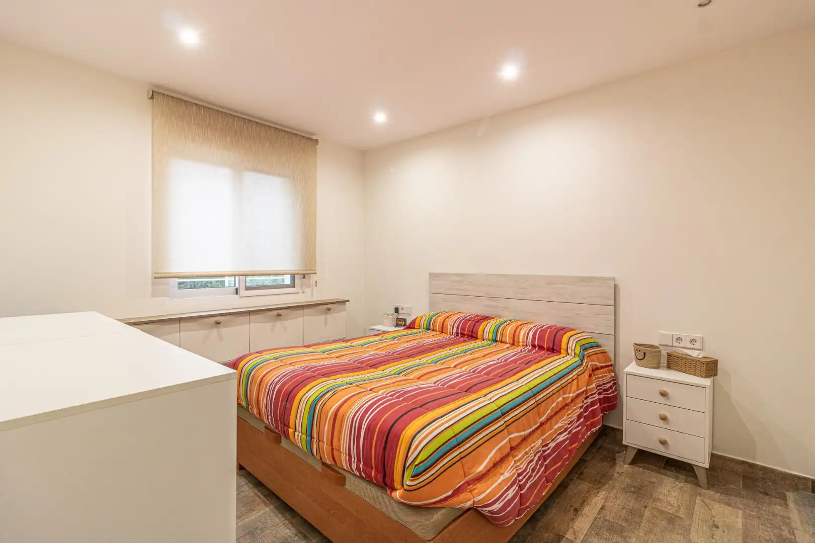 Habitación de Casa o chalet en venta en Llombai con Aire acondicionado, Jardín privado y Terraza