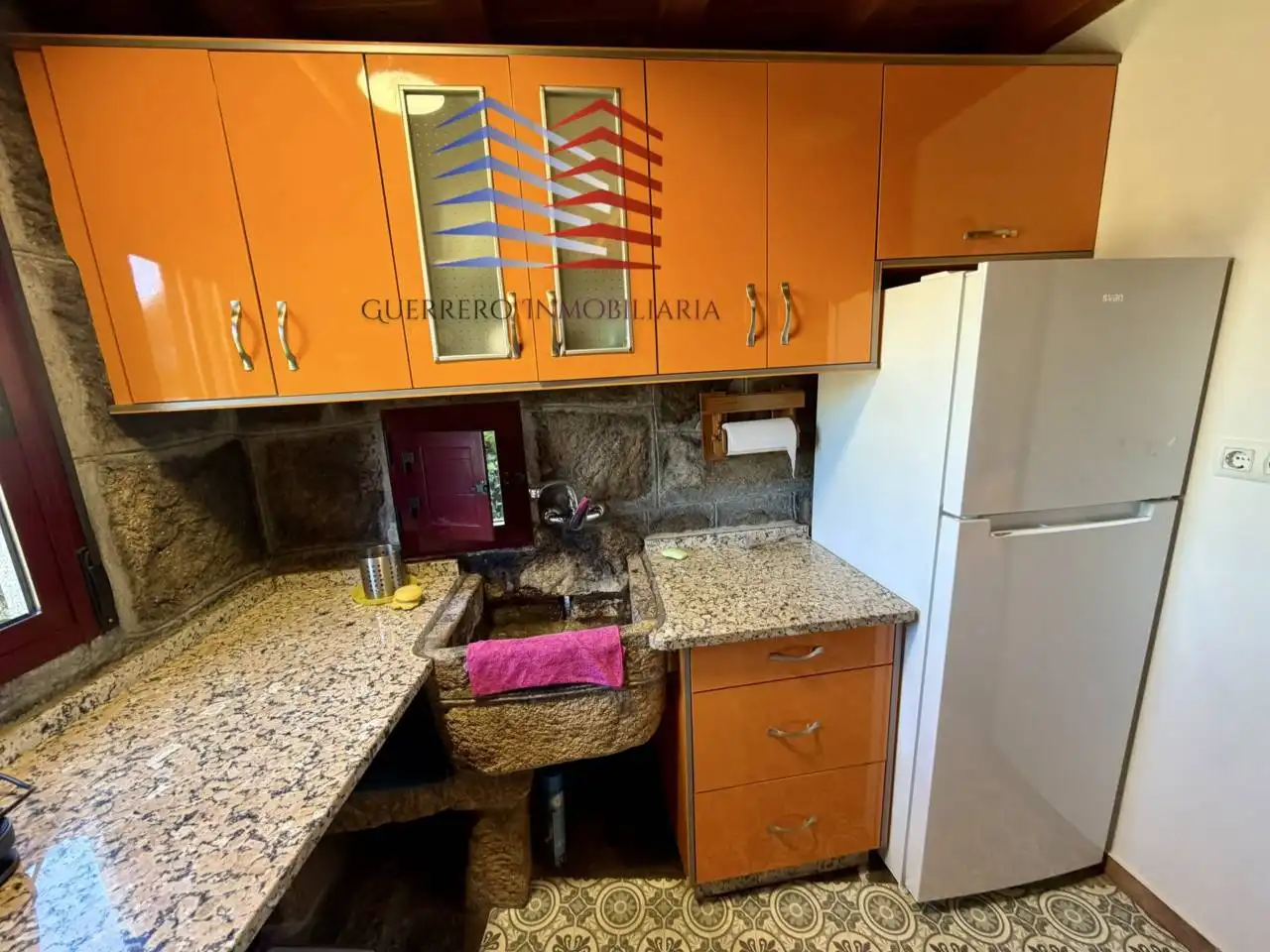 Cuina de Casa o xalet de lloguer en Ourense Capital  amb Calefacció, Jardí privat i Terrassa
