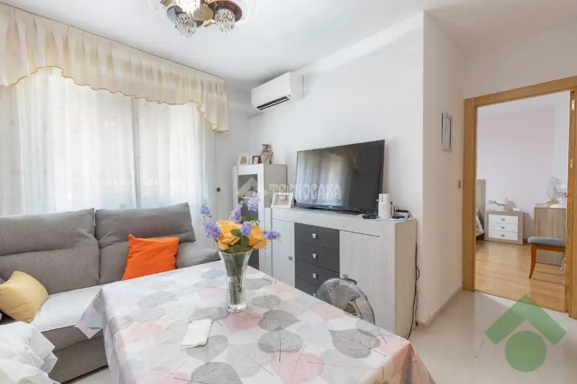 Sala de estar de Piso en venta en Calicasas