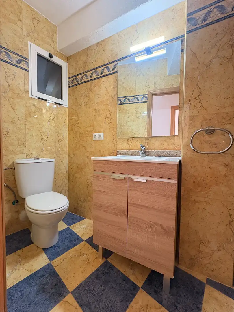 Baño de Piso de alquiler en Ontinyent con Trastero y Amueblado