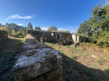 Grundstücke und Bauplätze zum Verkauf in Amoeiro