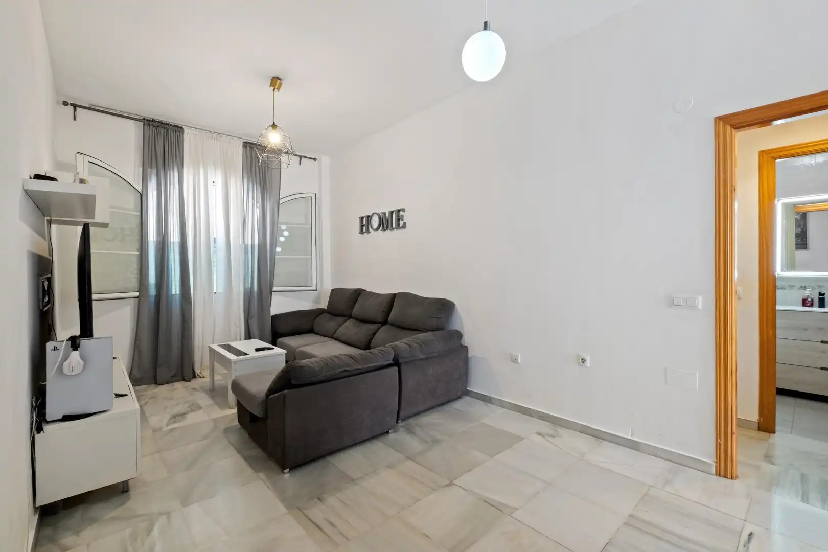Wohnzimmer von Erdgeschoss zum Verkauf in Málaga mit Klimaanlage und Heizung