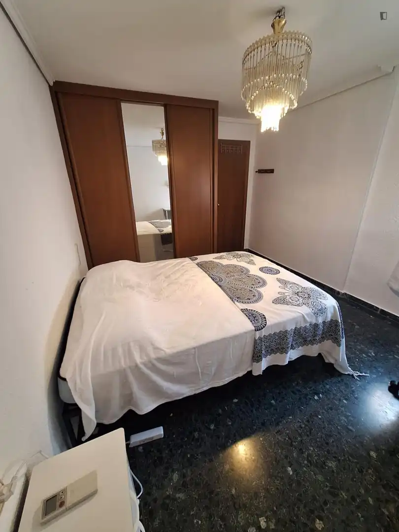 Habitación de Apartamento de alquiler en Moncada con Amueblado, Horno y Lavadora