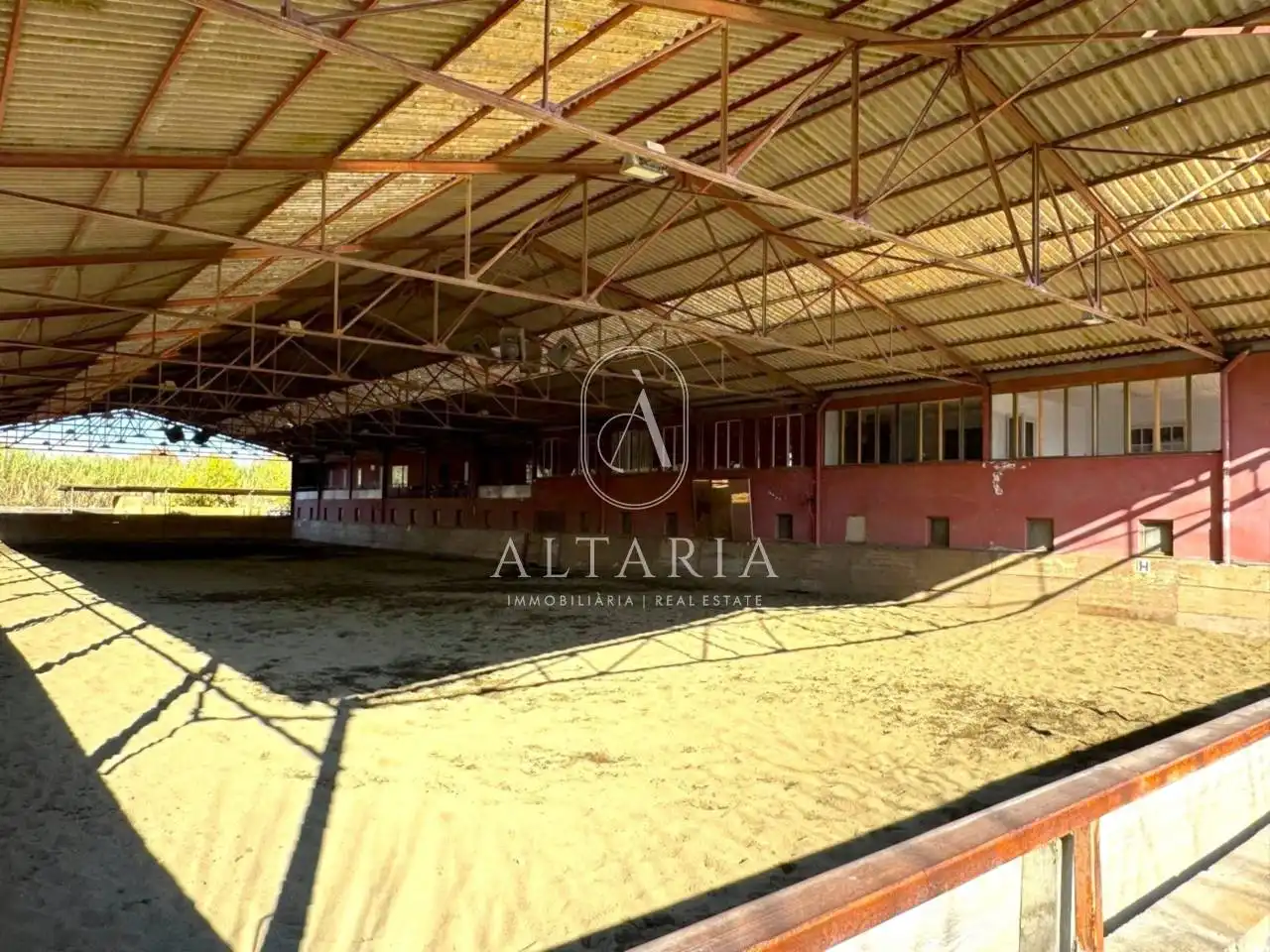 Vista exterior de Casa o xalet en venda en Celrà amb Jardí privat i Piscina