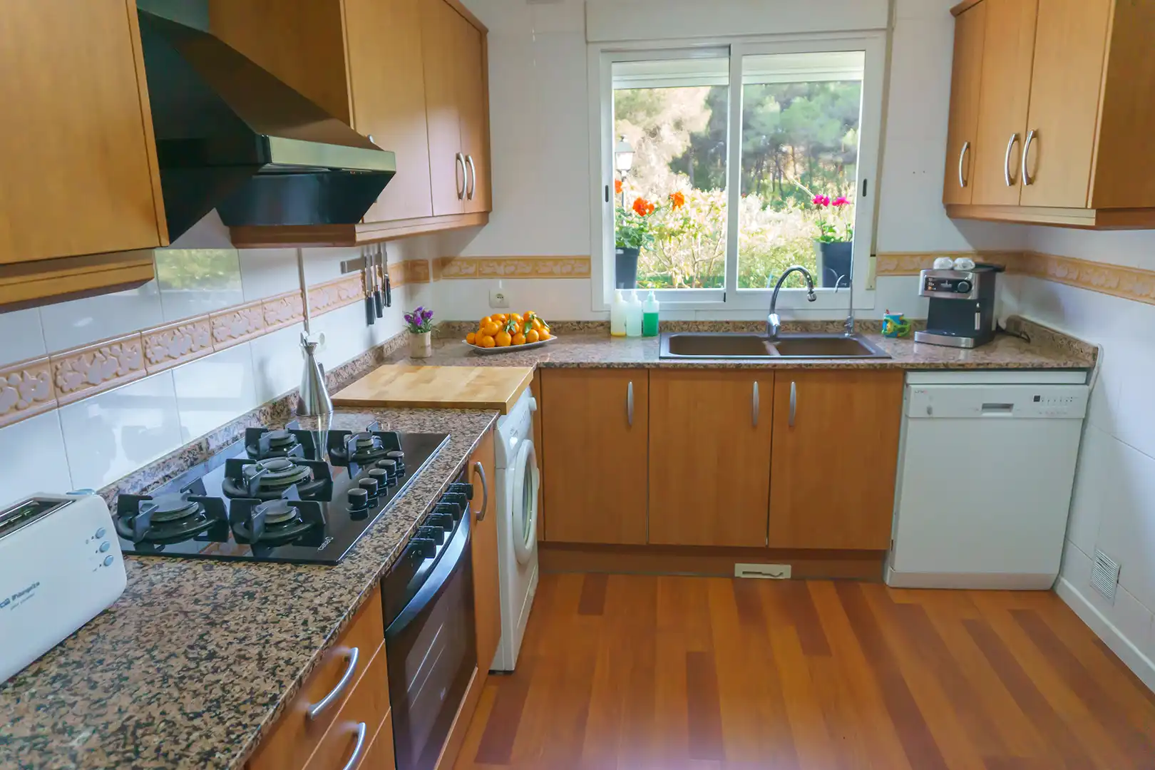 Cocina de Casa adosada de alquiler en Gilet con Calefacción, Terraza y Trastero