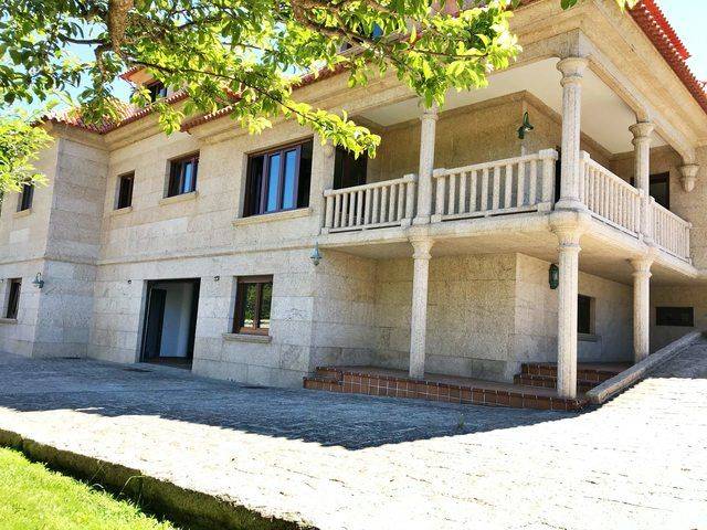 Casa-chalet en Venta en Rua Coiron en Meaño