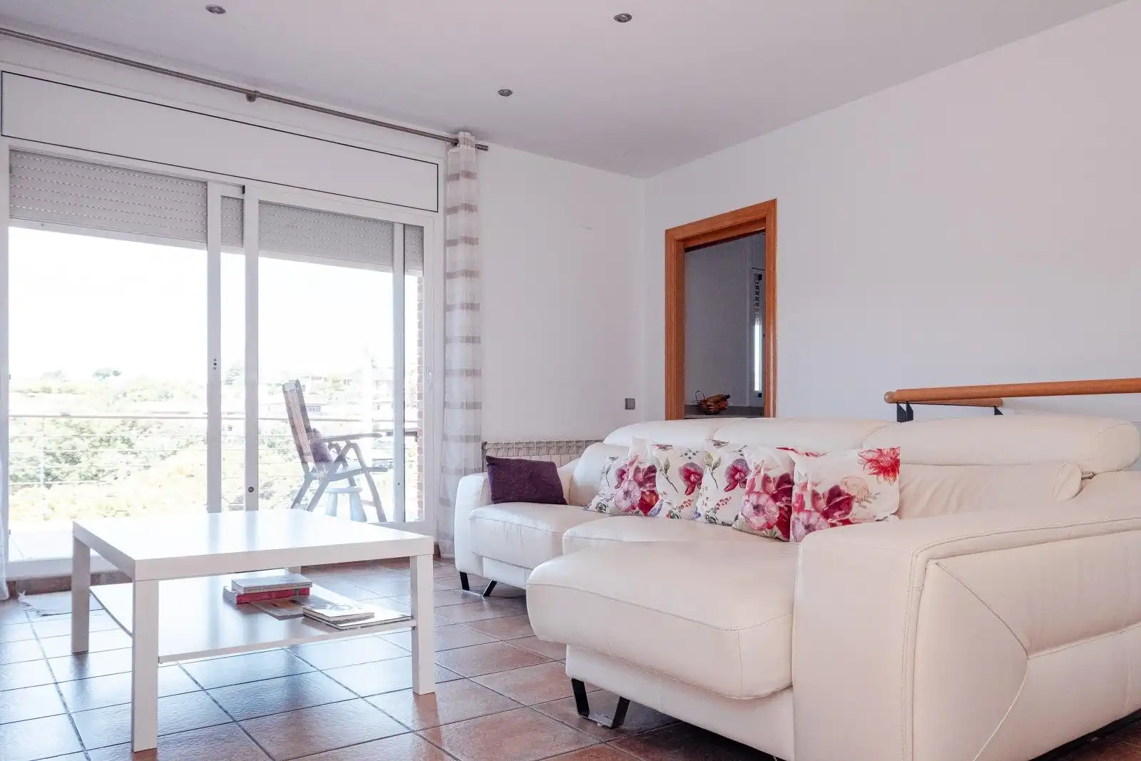 Sala d'estar de Casa o xalet en venda en Caldes de Montbui amb Calefacció, Jardí privat i Terrassa