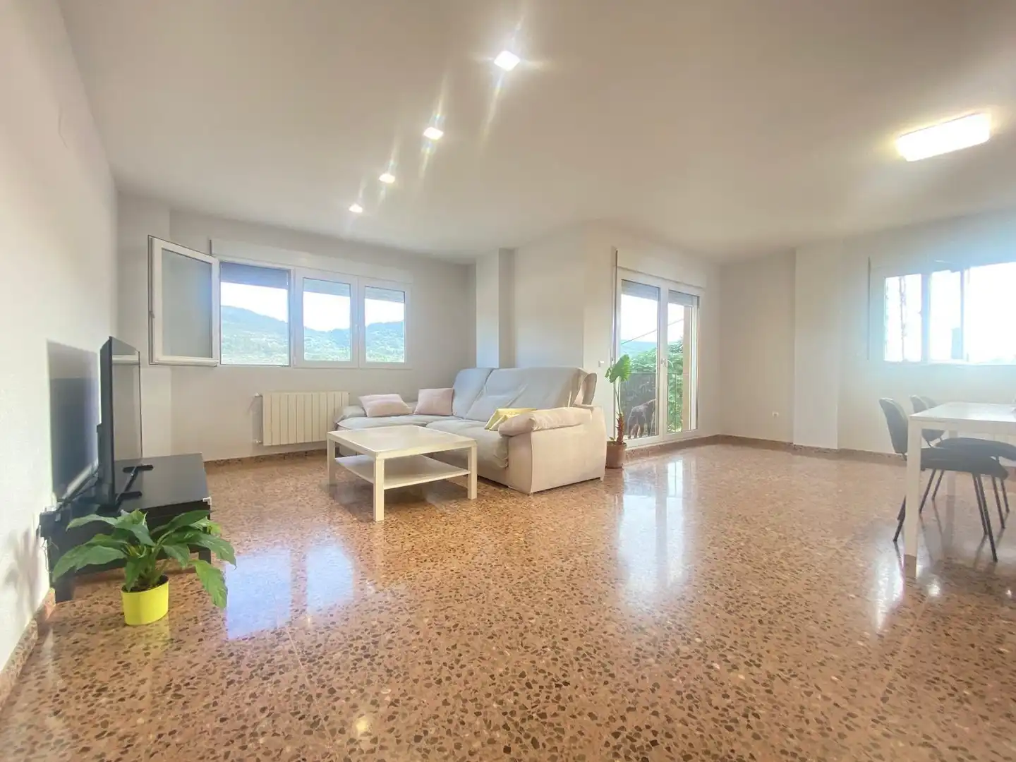 Sala d'estar de Planta baixa en venda en Bocairent amb Aire condicionat, Calefacció i Terrassa