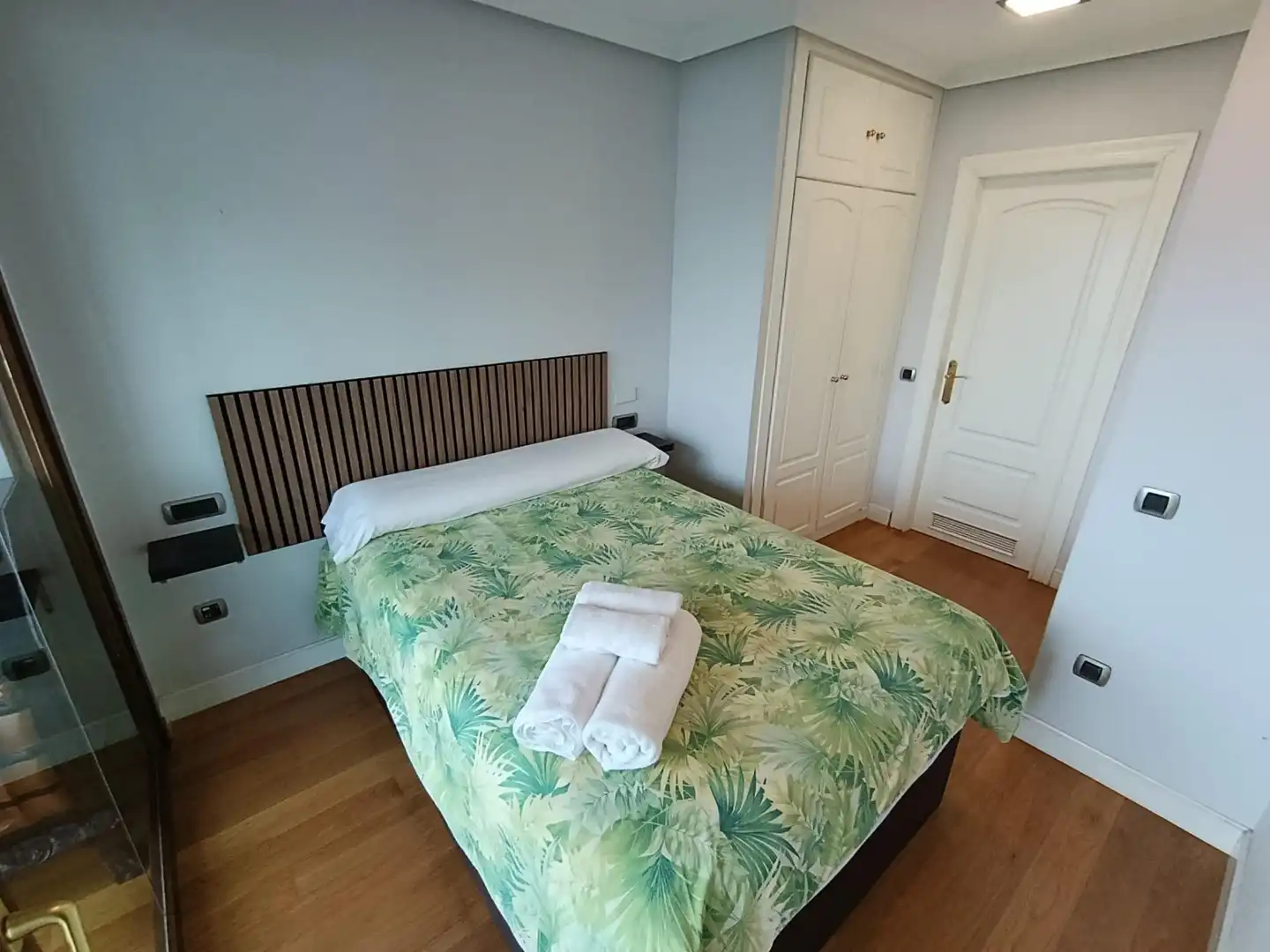 Dormitori de Pis en venda en Gijón  amb Calefacció