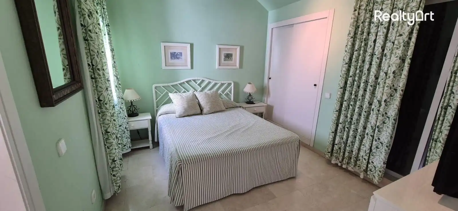 Habitación de Ático en venta en Sotogrande con Terraza y Alarma