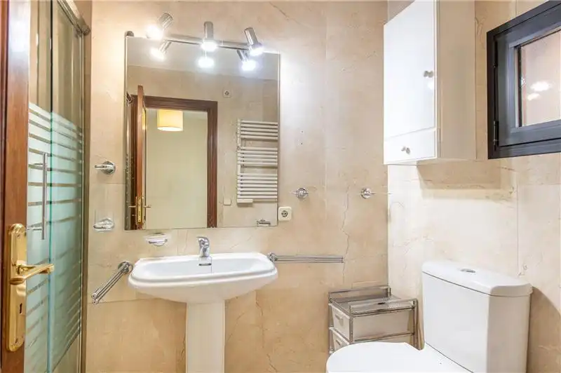 Bathroom of Flat for sale in  Palma de Mallorca  with Air Conditioner and Balcony