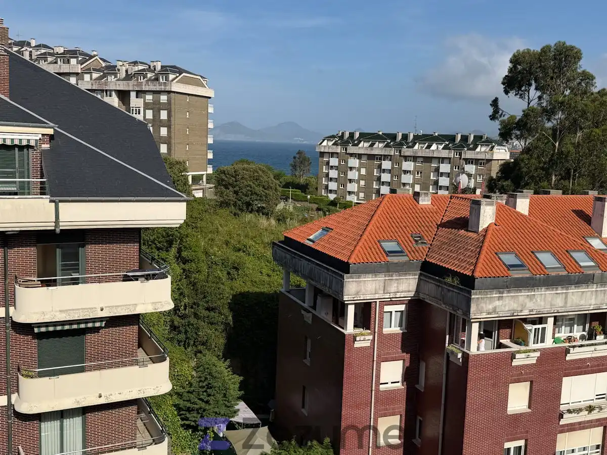 Vista exterior de Piso de alquiler en Castro-Urdiales con Calefacción, Parquet y Amueblado