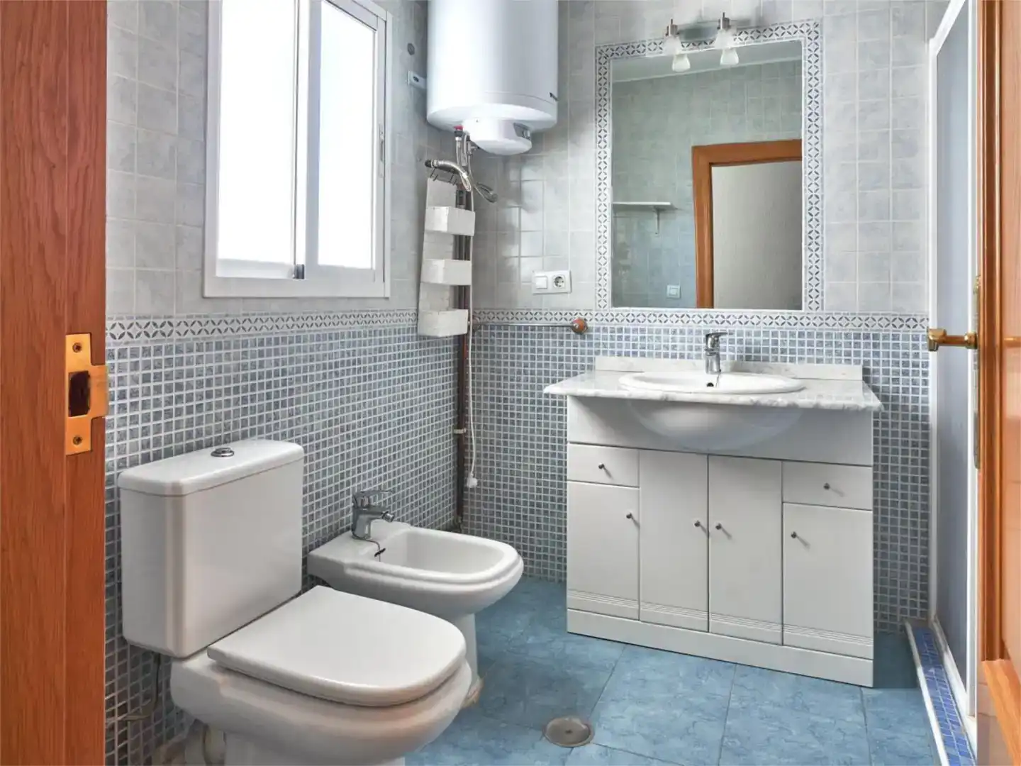 Bathroom of Flat for share in Casco Urbano
