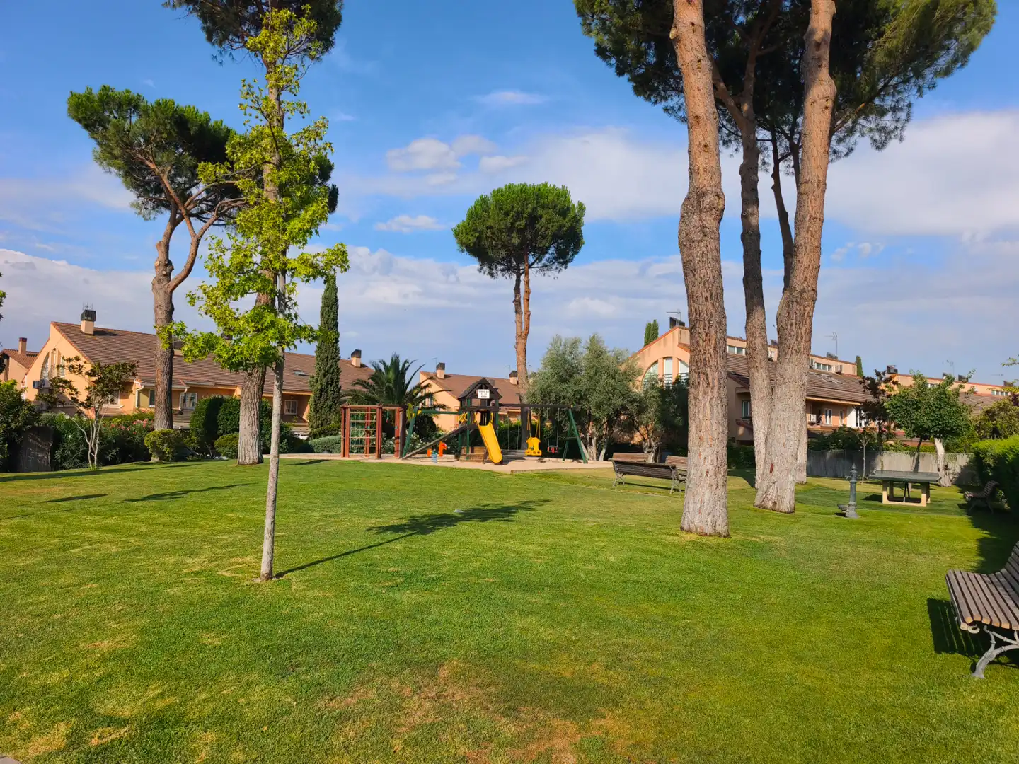 Garten von Einfamilien-Reihenhaus zum Verkauf in Algete mit Klimaanlage, Heizung und Privatgarten