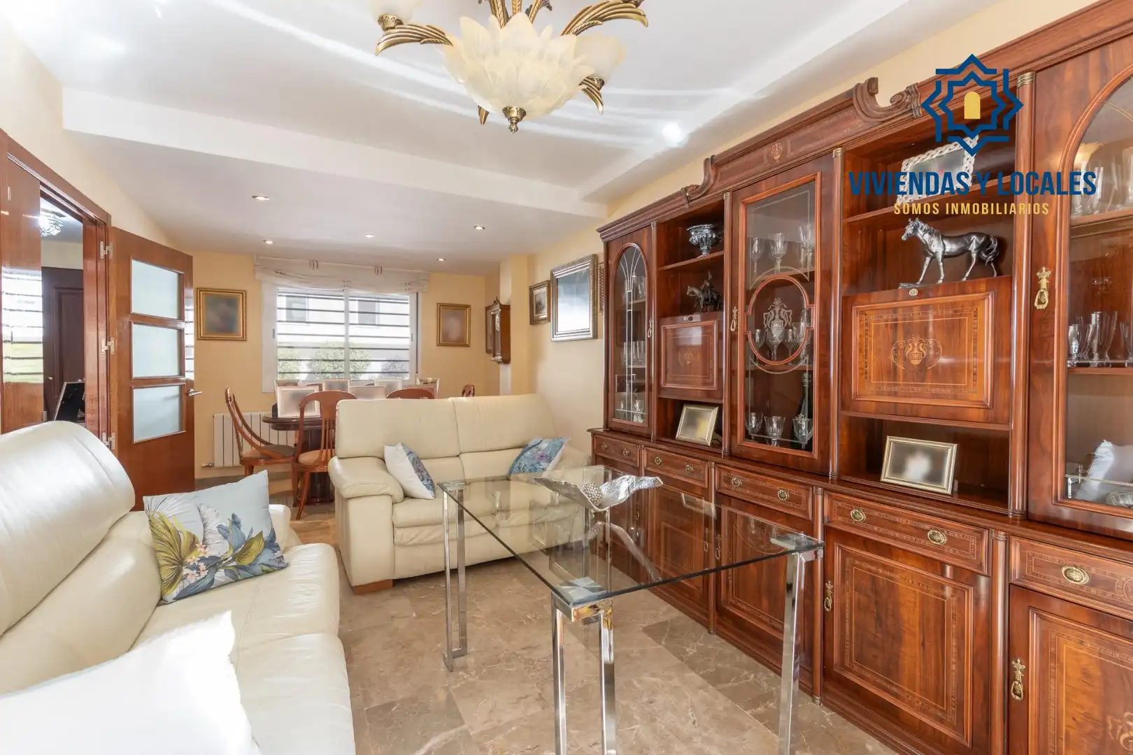 Sala d'estar de Casa adosada en venda en Armilla amb Calefacció