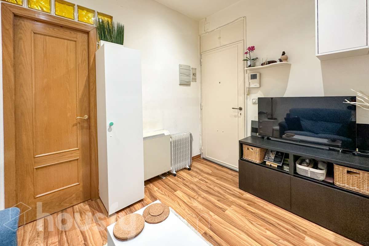Living room of Flat for sale in  Madrid Capital  with Heating