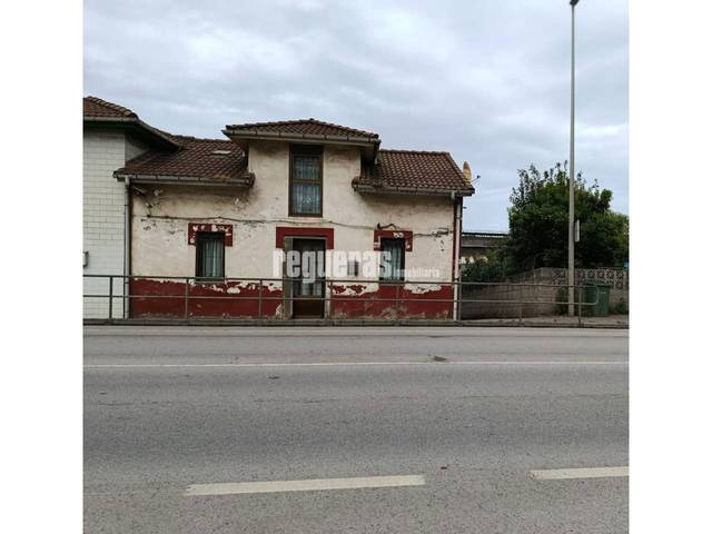 Casa-chalet en Venta en Calle roves en Corvera de Asturias