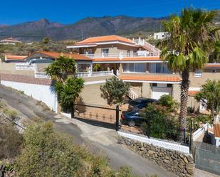 Vista exterior de Casa o xalet en venda en Candelaria amb Aire condicionat, Jardí privat i Terrassa