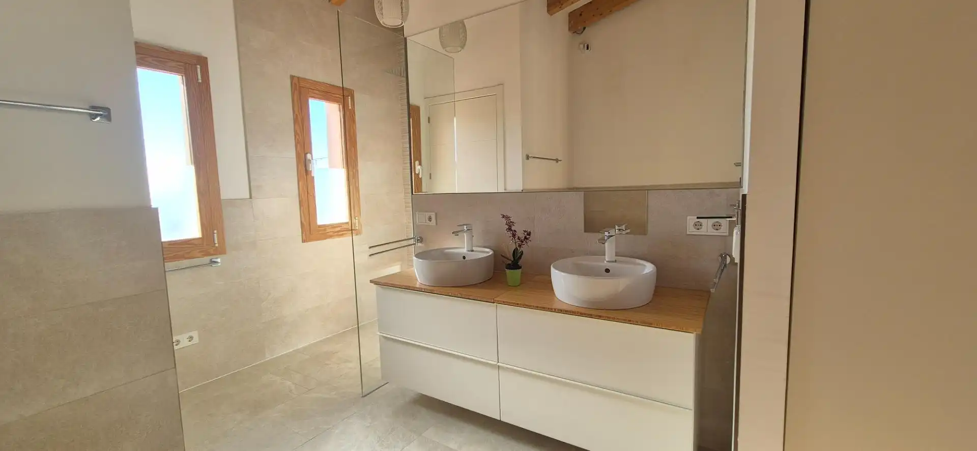 Baño de Finca rústica en venta en Alaró con Aire acondicionado, Calefacción y Terraza