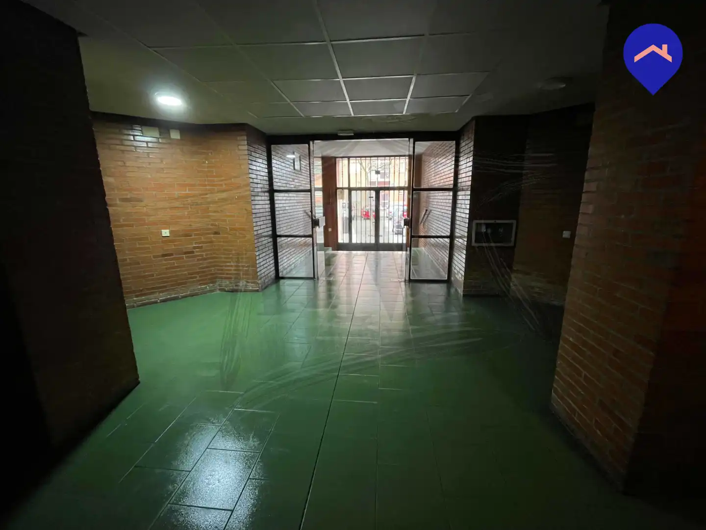 Piso en venta en Madrid con Calefacción, Terraza y Balcón
