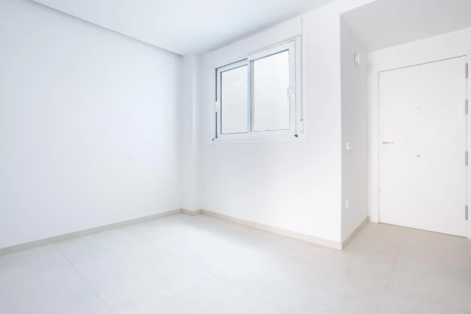 Wohnung zur Miete in Calle de las Cámaras, Plaza de Toros - Santa Rita