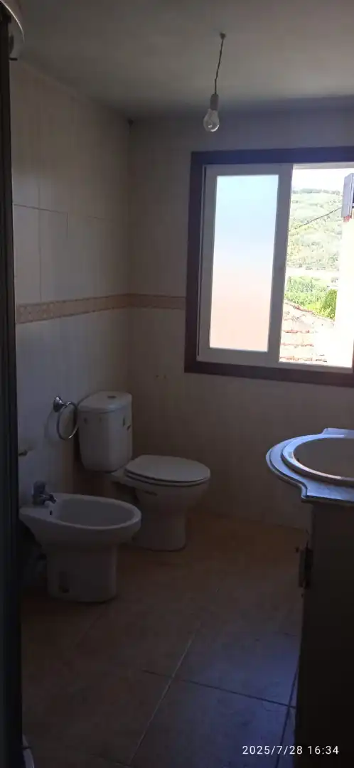 Bathroom of Houses for sale in Ourense Capital   with Heating and Storage room