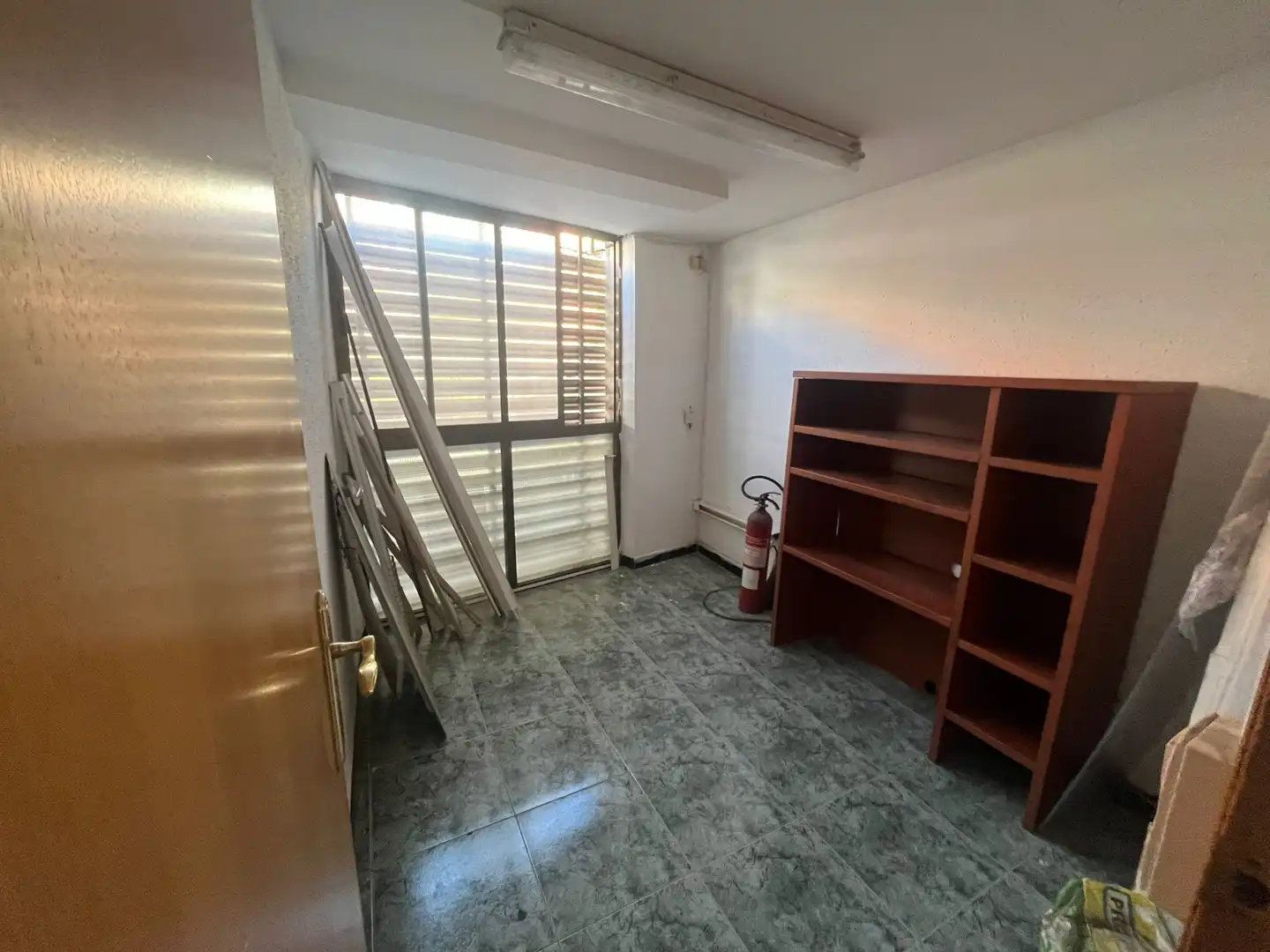 Local en venda en Santa Coloma de Gramenet amb Parquet i Alarma