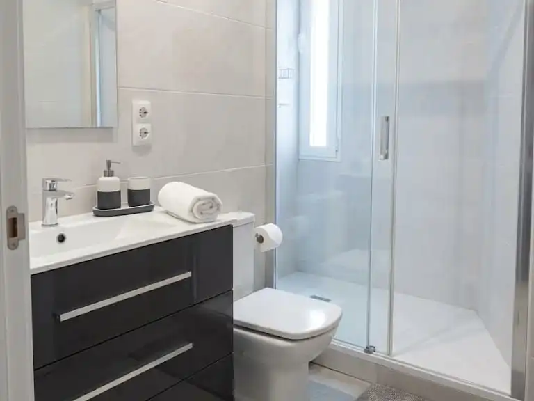 Bathroom of Flat for rent in Arganzuela
