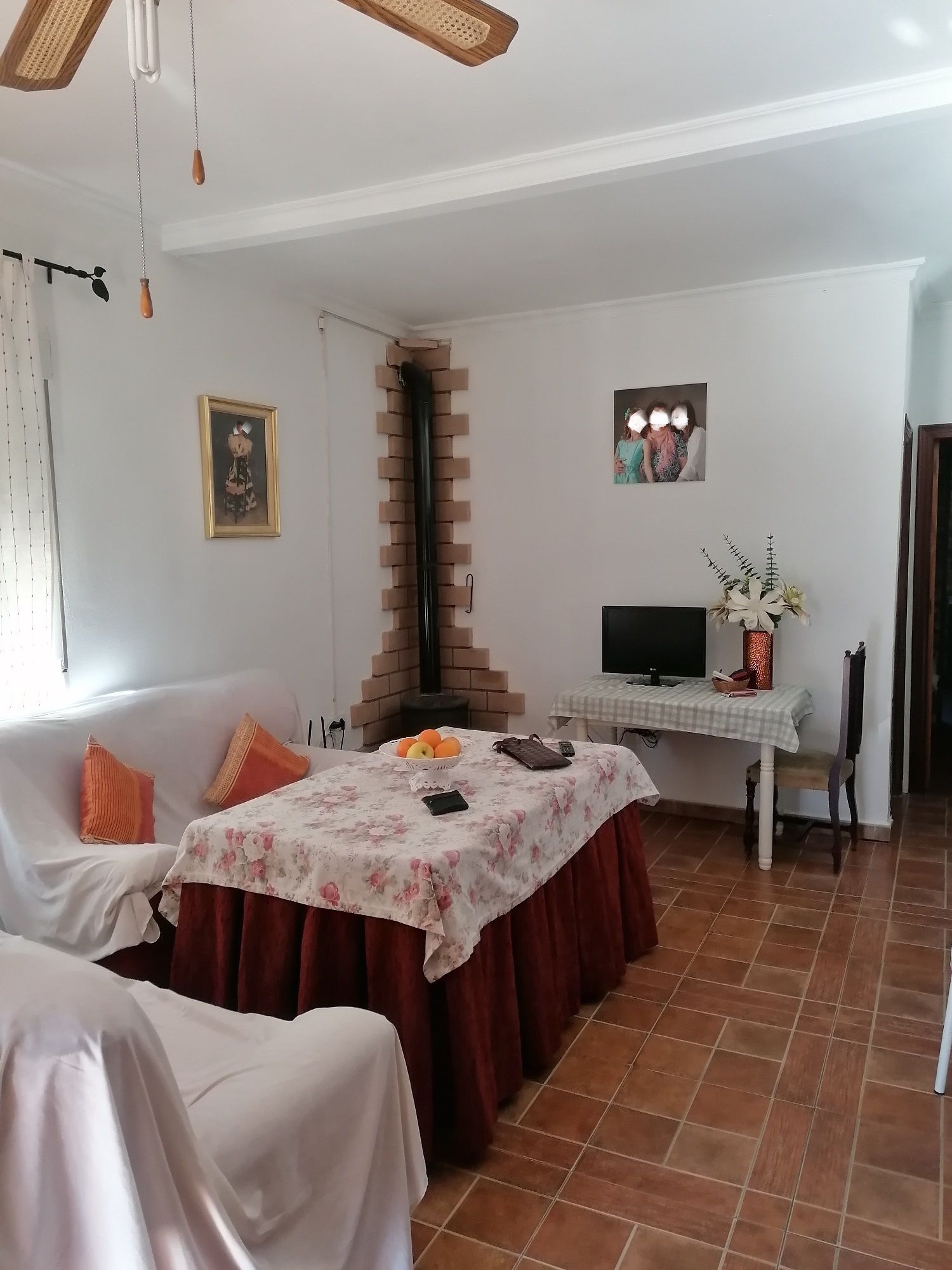 Sala d'estar de Finca rústica en venda en La Carlota amb Aire condicionat, Jardí privat i Traster