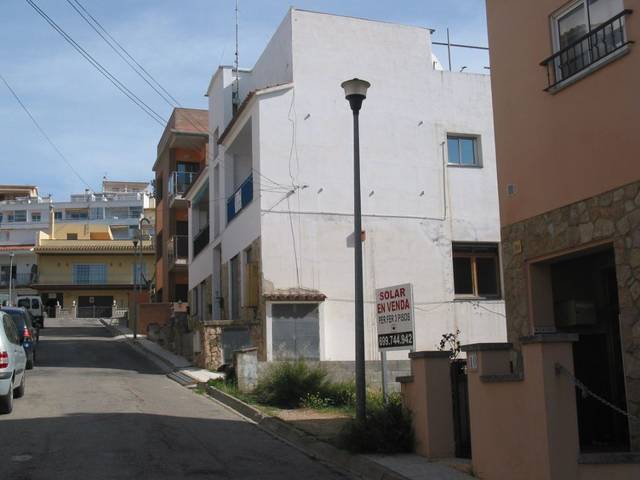 Terreno residencial en Venta en Carrer Besalú, 12 en El Colomer - La Bateria - La Coma