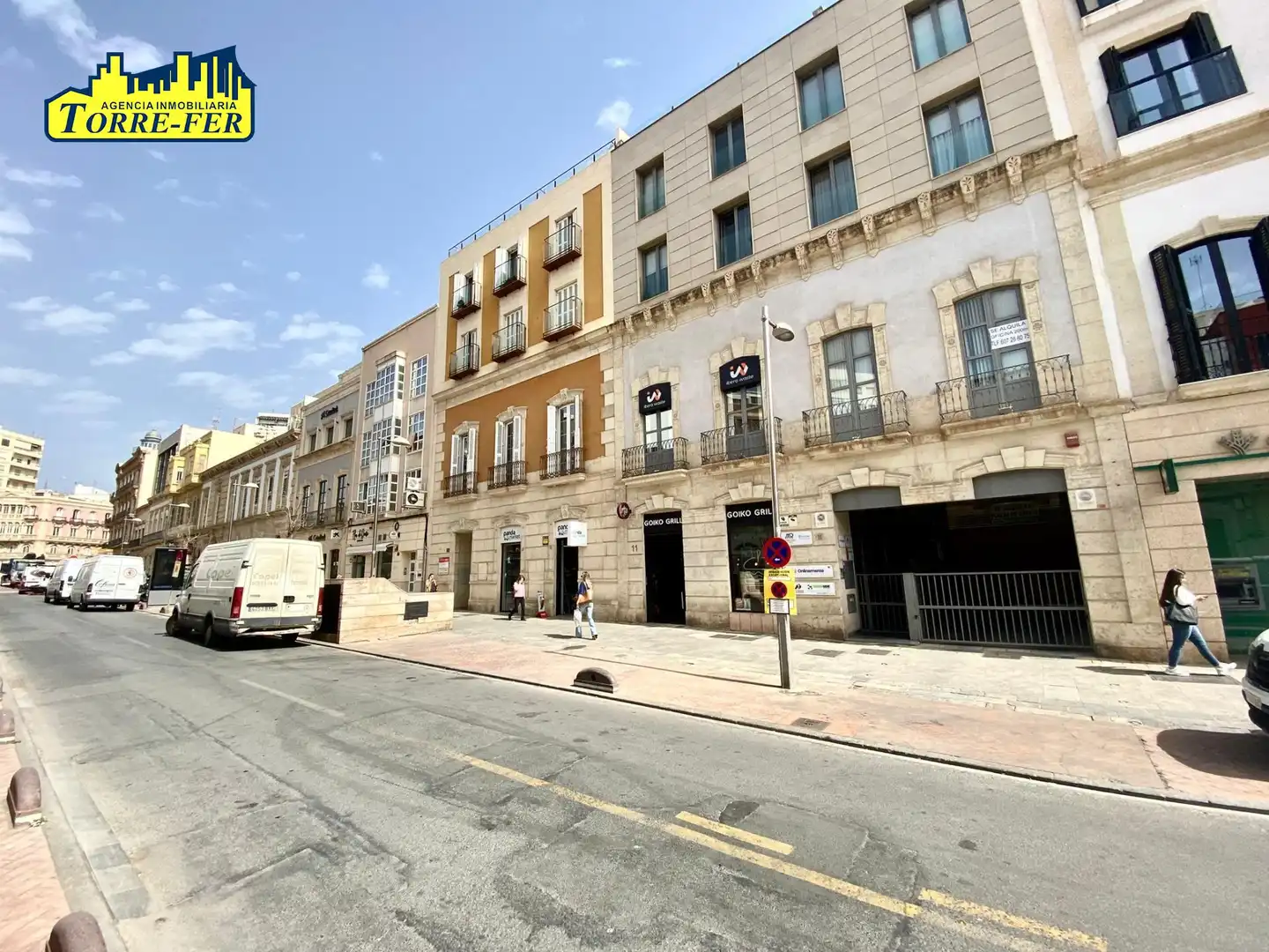 Außenansicht von Büro zur Miete in Almería mit Klimaanlage
