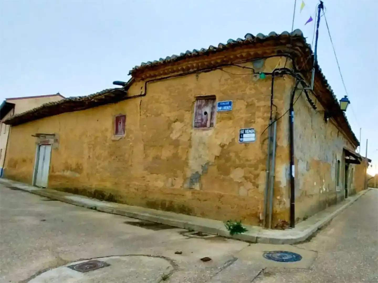 Vista exterior de Casa o xalet en venda en Cimanes de la Vega amb Jardí privat
