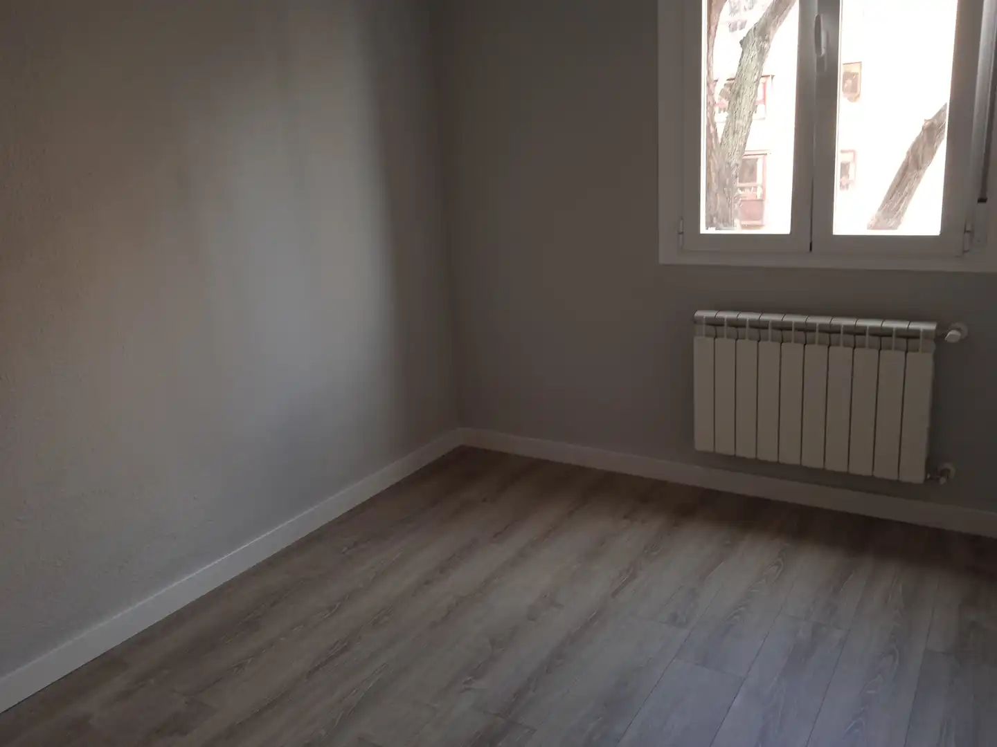 Schlafzimmer von Wohnung zur Miete in Madrid mit Klimaanlage, Heizung und Parkett