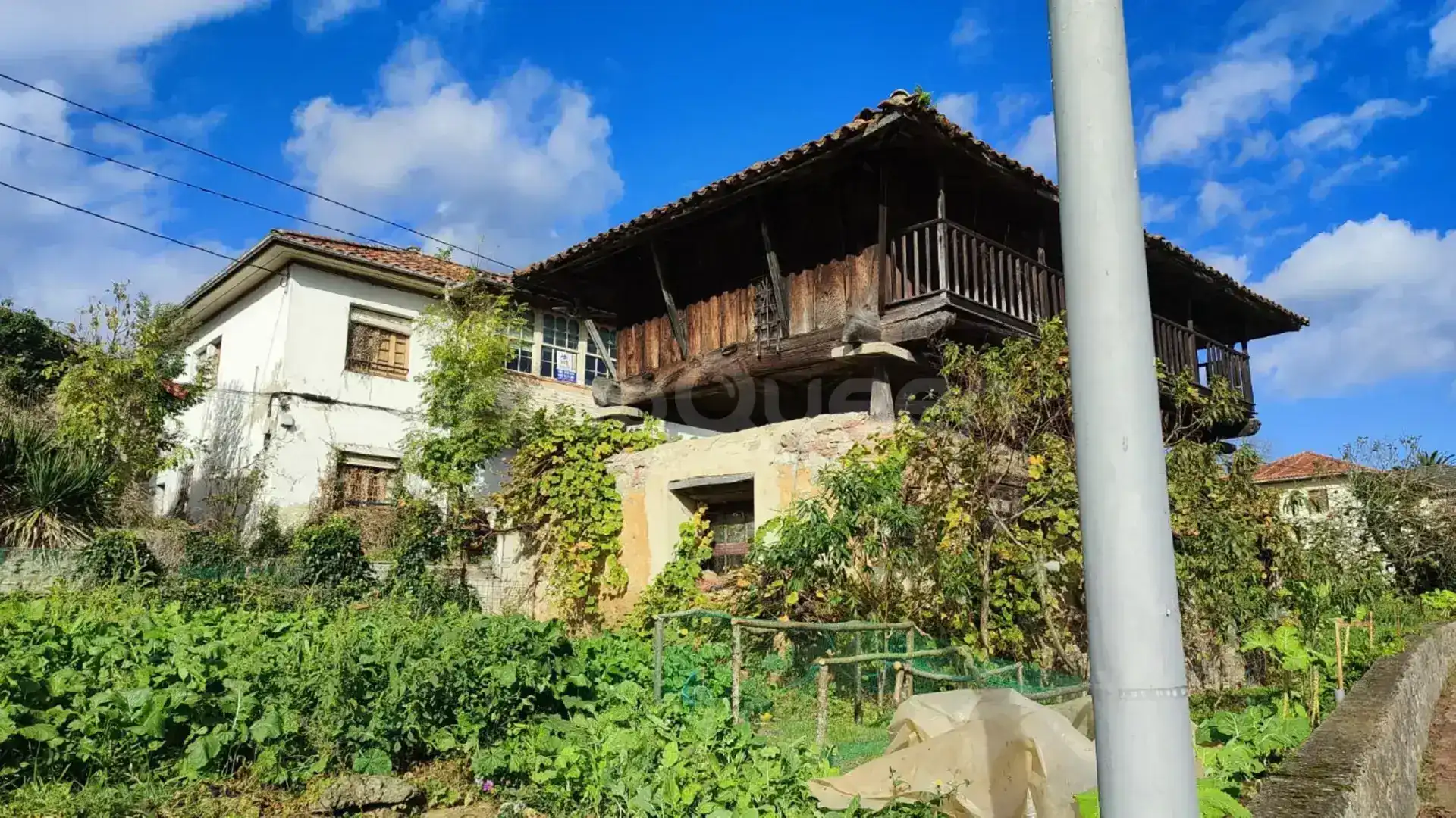 Außenansicht von Haus oder Chalet zum Verkauf in Candamo mit Privatgarten