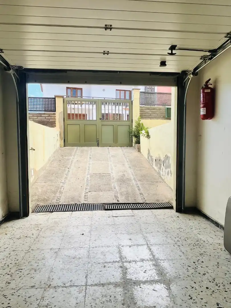 Parking de Casa adosada en venta en Las Palmas de Gran Canaria con Amueblado