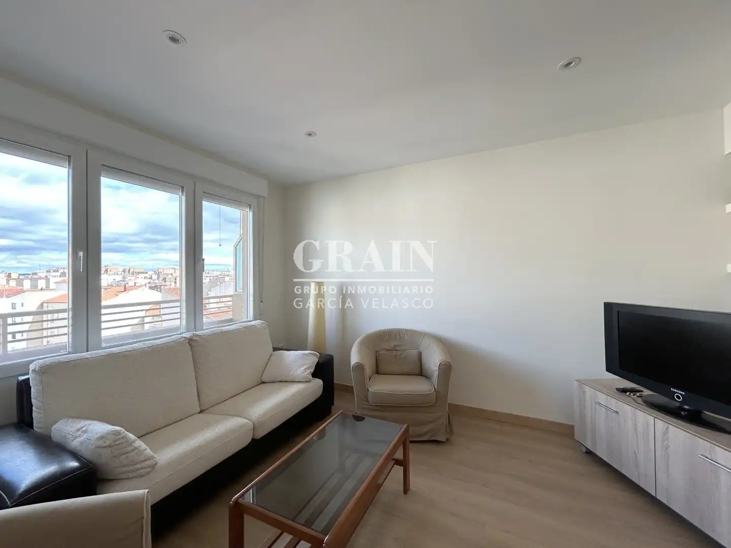Sala d'estar de Apartament de lloguer en Albacete amb Aire condicionat, Calefacció i Balcó
