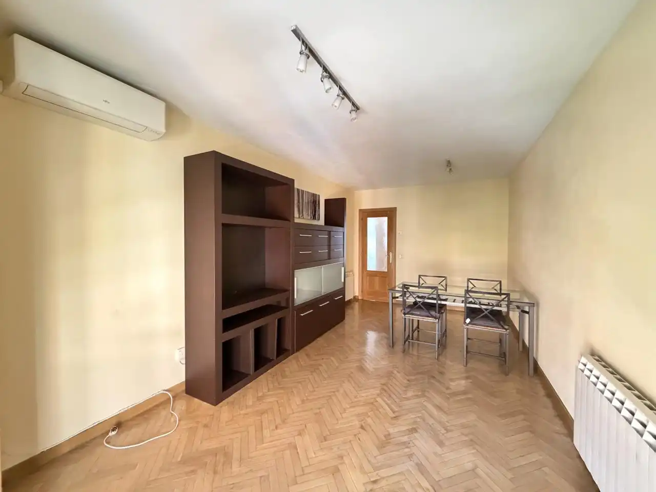Sala d'estar de Pis de lloguer en Madrid amb Aire condicionat, Calefacció i Parquet